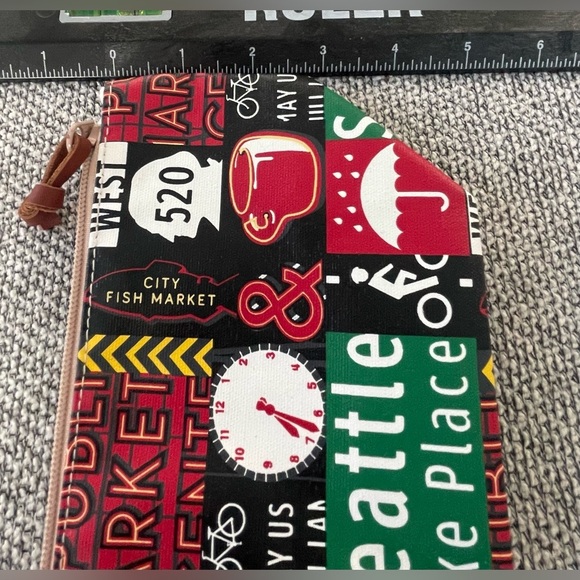 CHALOU Seattle Themed Cosmetic Bag - Black and Red - Picture 13 of 16